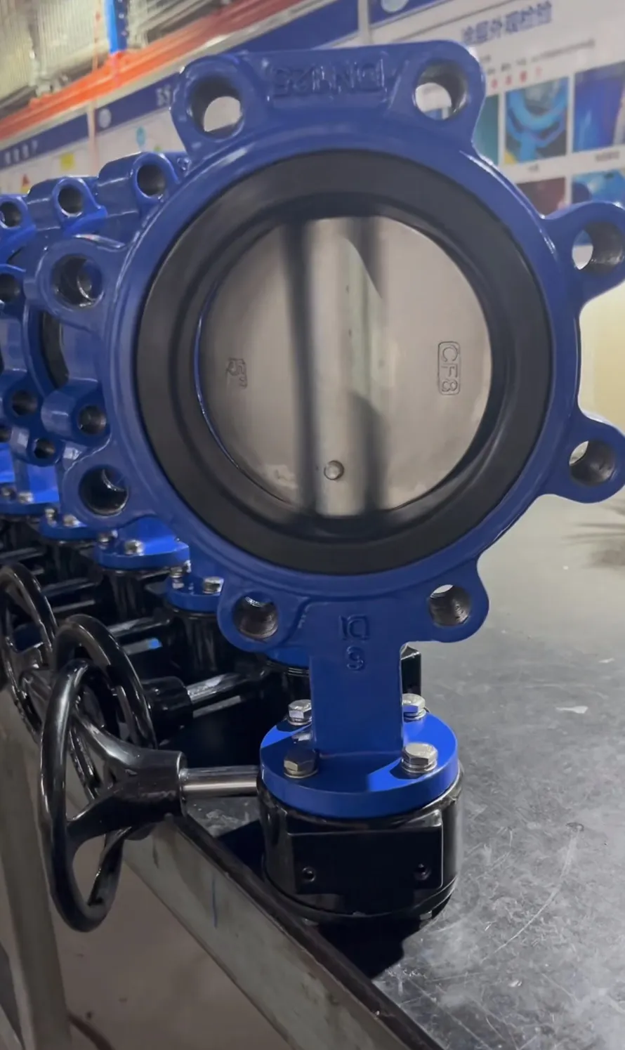 Vàlvula de papallona tipus lug